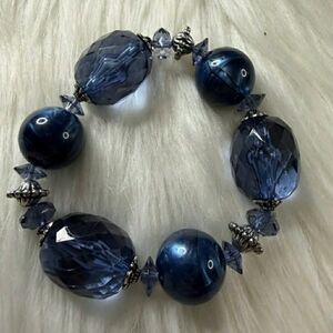 ❗5/$10❗Elegant Blue Beaded Bracelet